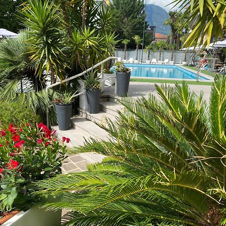 Hotel La Perla Riva del Garda Luaran gambar