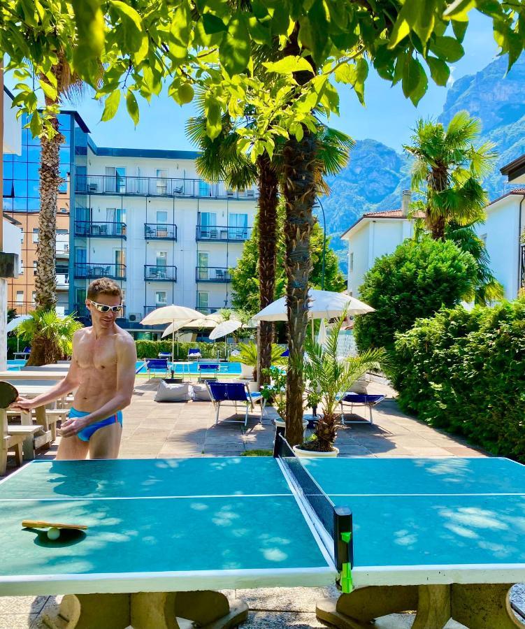 Hotel La Perla Riva del Garda Luaran gambar