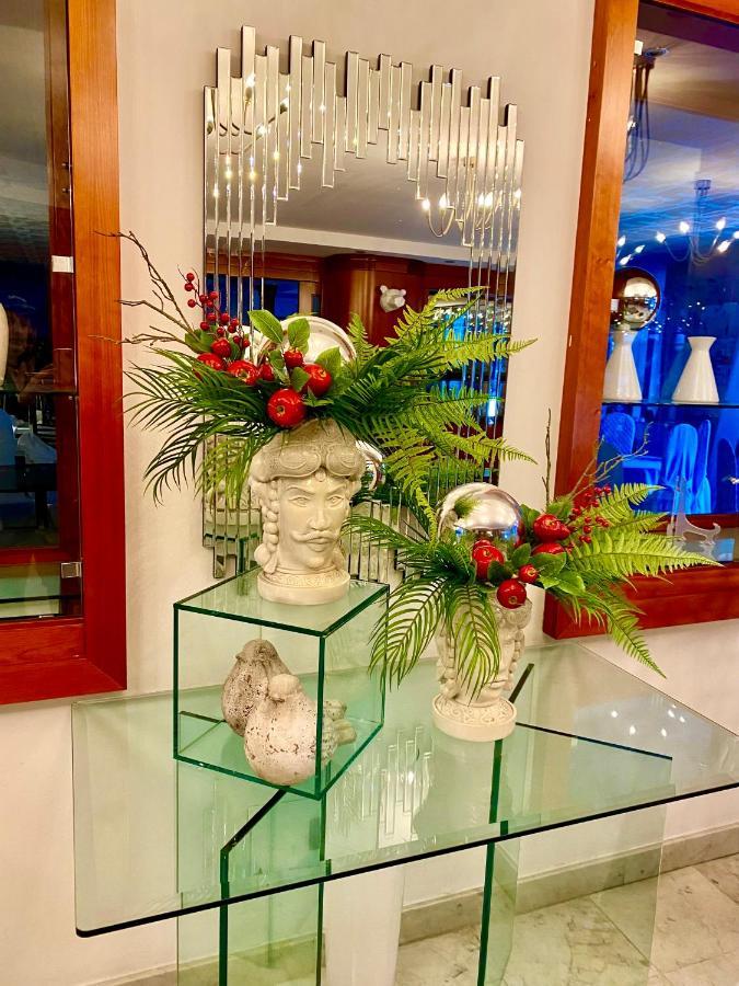 Hotel La Perla Riva del Garda Luaran gambar