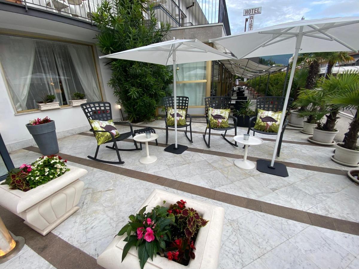 Hotel La Perla Riva del Garda Luaran gambar