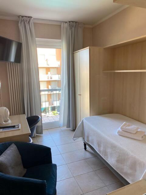 Hotel La Perla Riva del Garda Luaran gambar