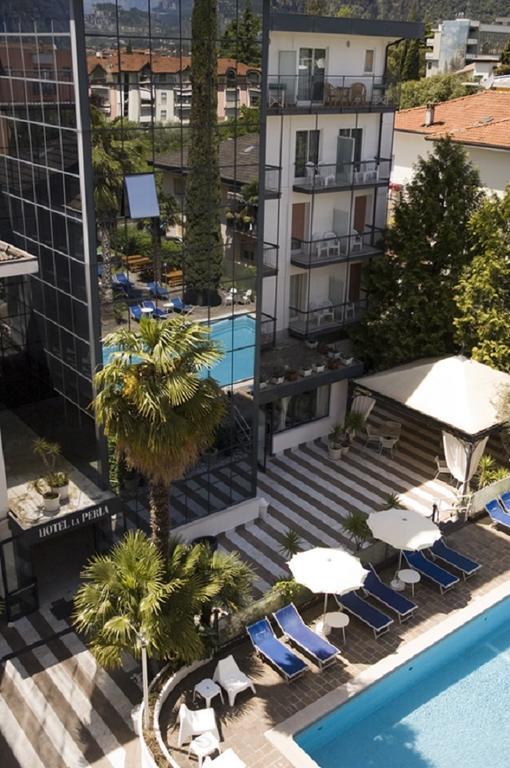 Hotel La Perla Riva del Garda Luaran gambar