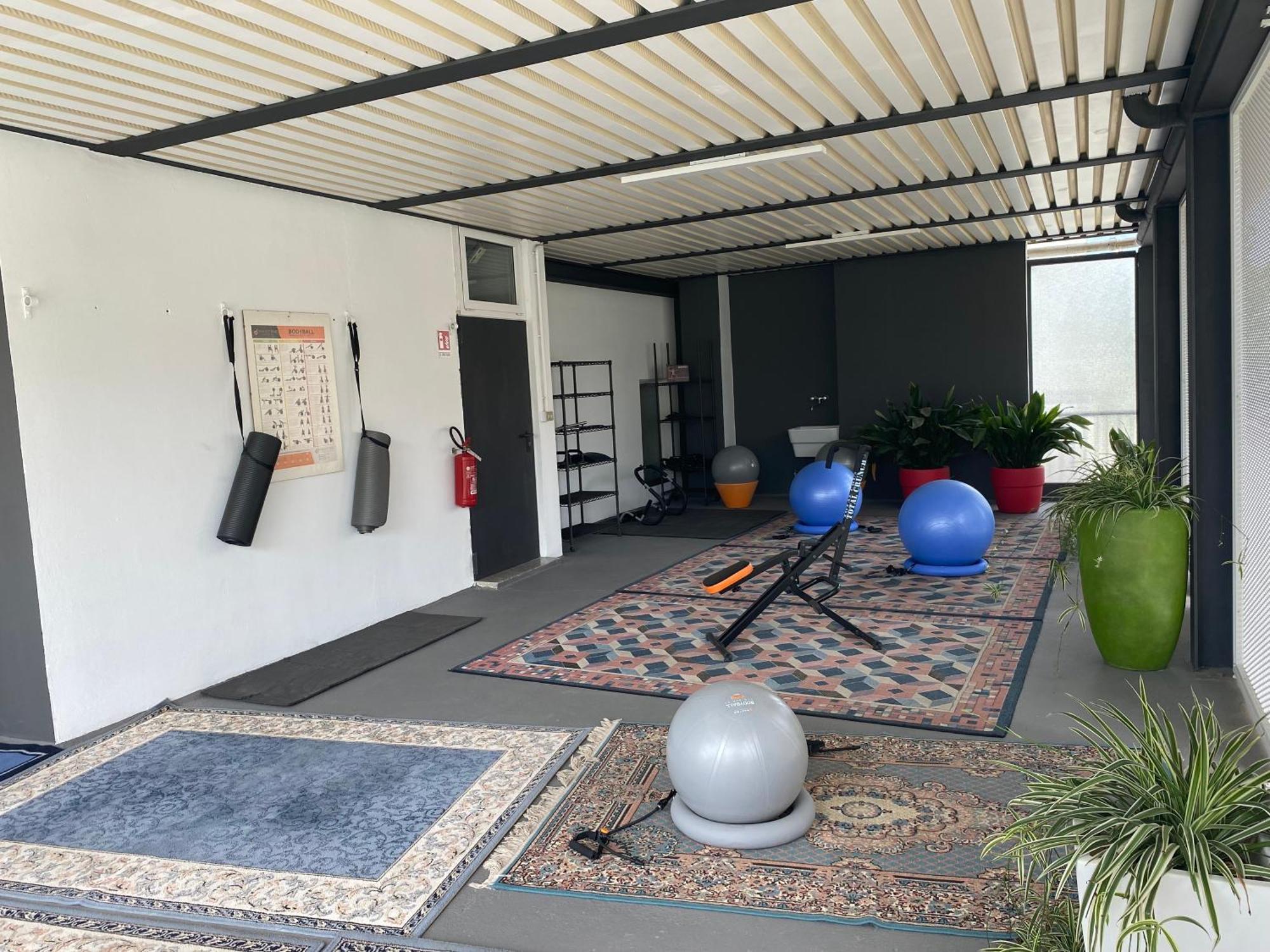 Hotel La Perla Riva del Garda Luaran gambar