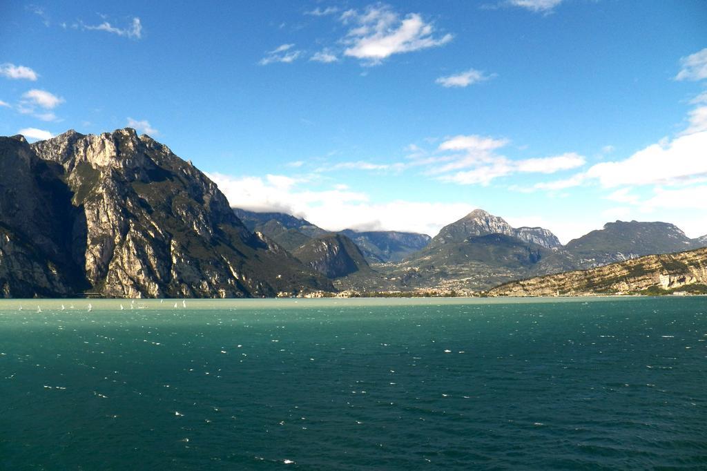 Hotel La Perla Riva del Garda Luaran gambar