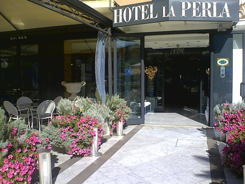 Hotel La Perla Riva del Garda Luaran gambar