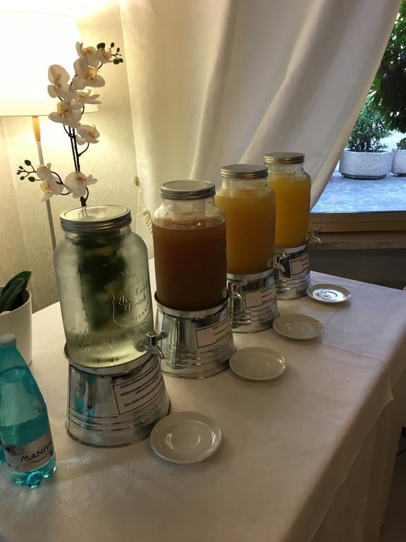 Hotel La Perla Riva del Garda Luaran gambar